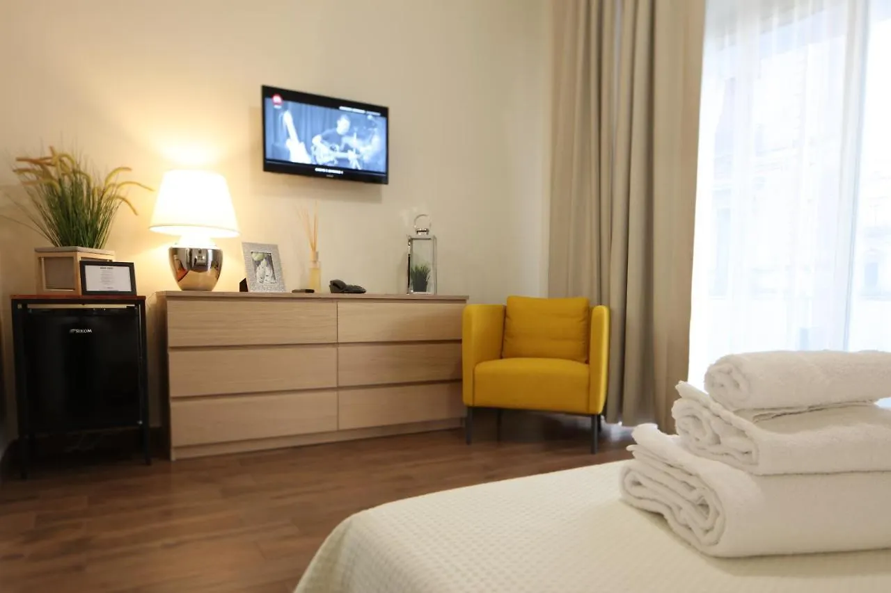 Bed & Breakfast Khome Rooms & Apartment Catania